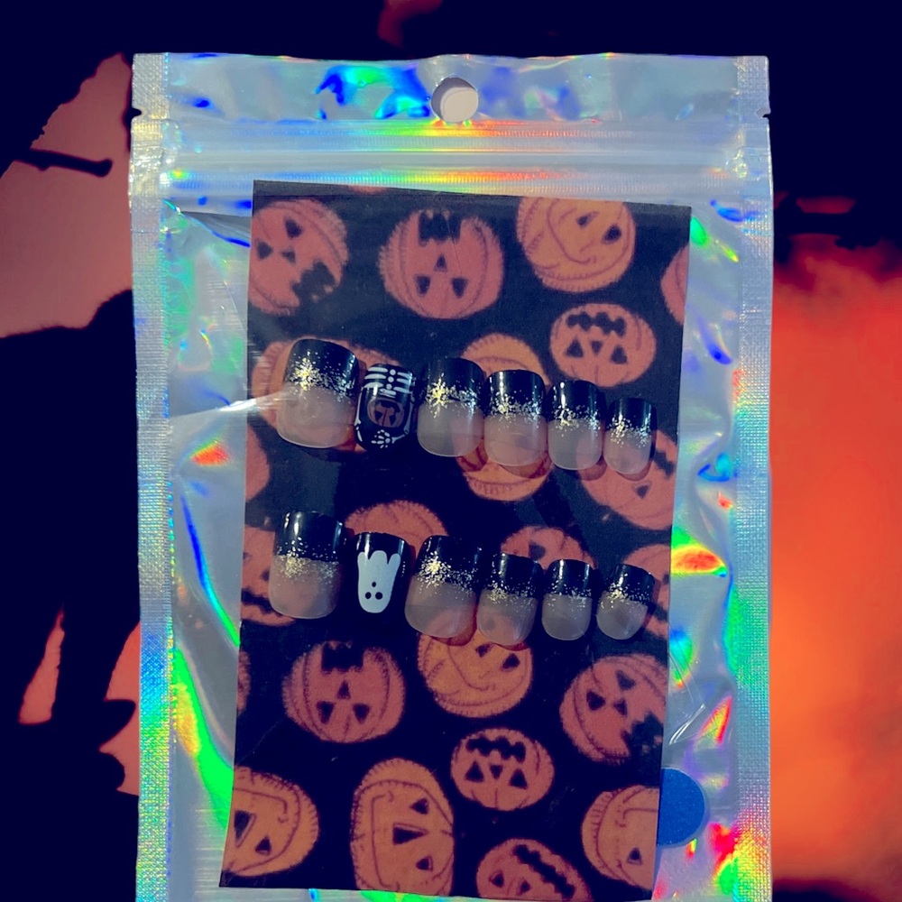 **Spooky Halloween Nail Art Collection**